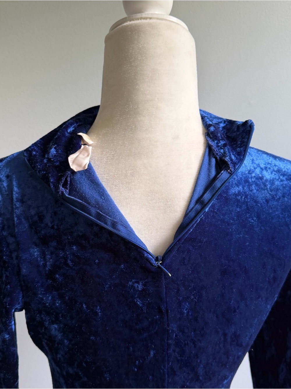 Victoria’s Secret Vintage Velour Velvet Long-Sleeve Bodysuit Women’s Size Small - Picture 7 of 8